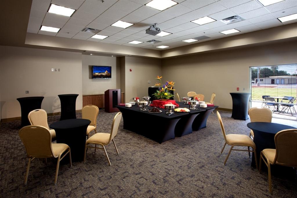 Spark By Hilton Artesia Restaurant bilde